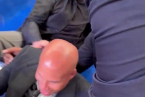 小瓜长得真帅~韦德和安东尼一起出席活动